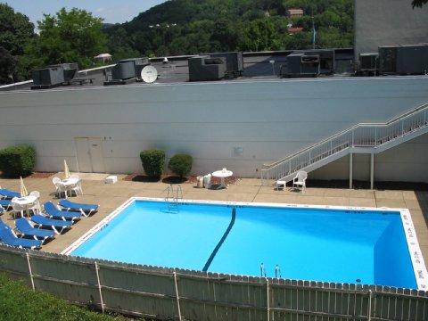 La Quinta Inn & Suites Pittsburgh North McCandless Township Dış mekan fotoğraf